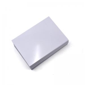 ورقة بيضاء مقاومة للحرارة ورقة من البلاستيك ورقة A4 حجم PET لجعل بطاقة الهوية