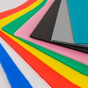 ورقة جوفاء البولي بروبلين