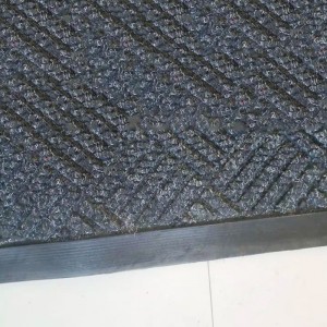 السجاد المركب المطاط