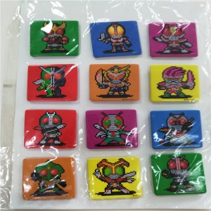 الصين مصنع صفيح زر شارة دبوس معدني مع شارة شعار ملون