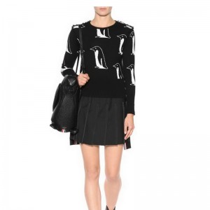 السيدات الصوف البطريق نمط الشرابة هامش كنزة صوفية كنزة صوفية