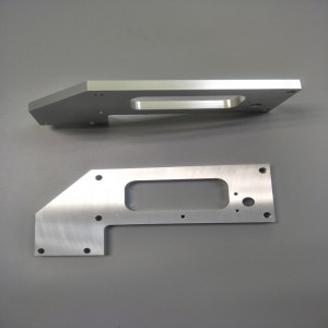 دفعة صغيرة المعطي مختلف أجزاء معدنية