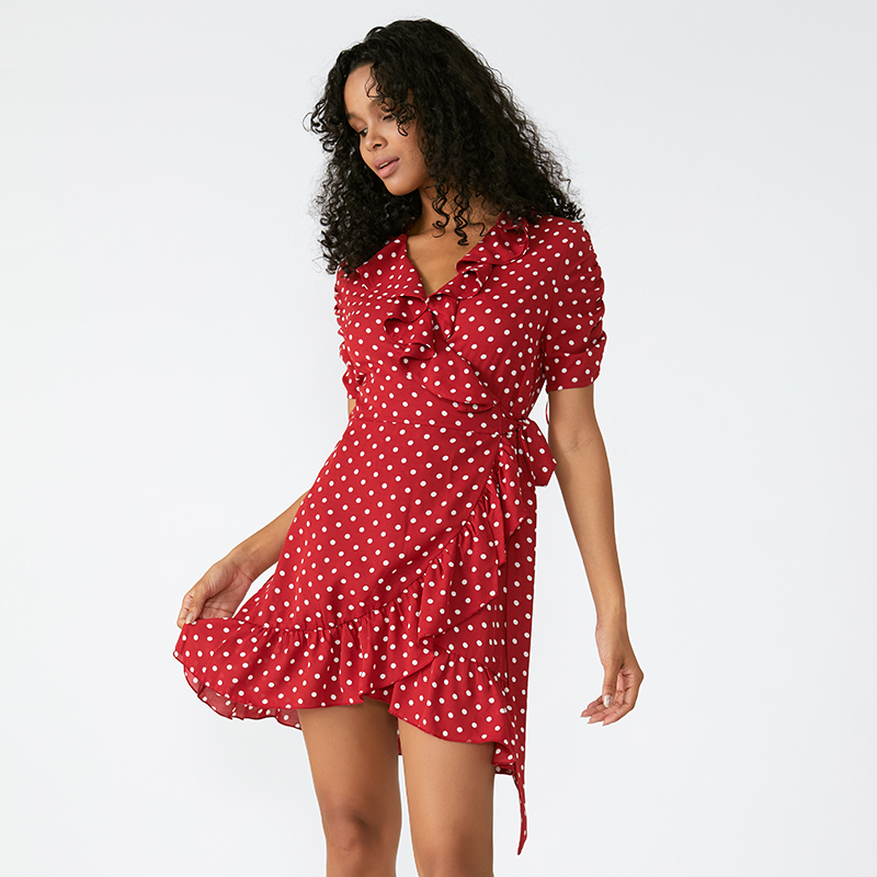 مصنع الملابس النسائية يحظى برأيه ، هل يجب غسل الملابس الجديدة قبل ارتداءها الأول؟