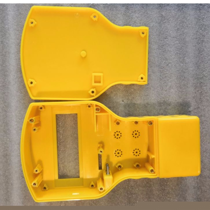 بناء المساكن بإستخدام البلاستك