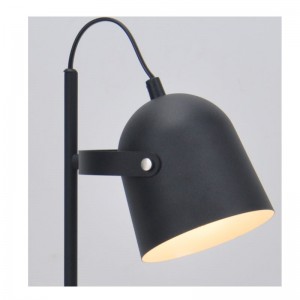 مصباح طاولة مع غطاء معدني وضبط وظيفة الظل ، قاعدة مسطحة