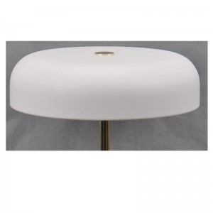 مصباح طاولة LED مع قاعدة رخامية وظل معدني