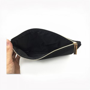 حقيبة مستحضرات التجميل