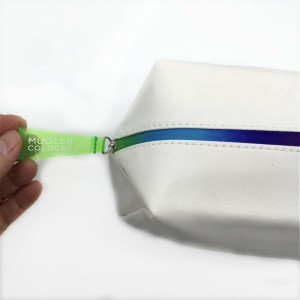 بو حقيبة مستحضرات التجميل