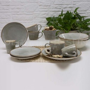 مجموعة عشاء السيراميك بسيطة