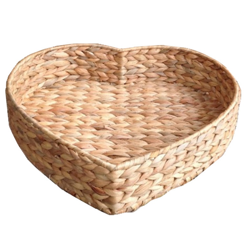 سلة صفير الماء على شكل قلب