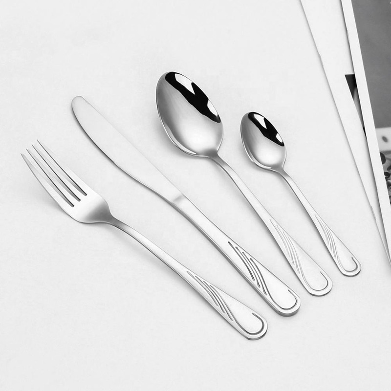 رخيصة نمط أطباق المائدة الفولاذ المقاوم للصدأ والسكاكين مجموعة