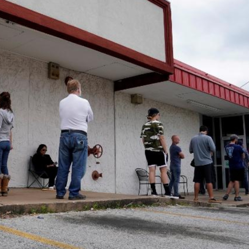 فقد 20.5 مليون وظيفة أمريكية في أبريل. معدل البطالة يرتفع إلى 14.7٪