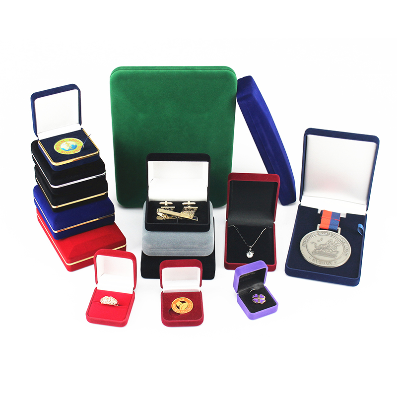 هدية مربع مربع مربع المخملية هدية مربع