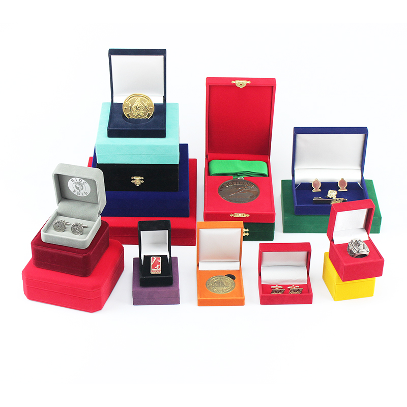 صناديق معدنية صغيرة من الورق المقوى هدية مربع