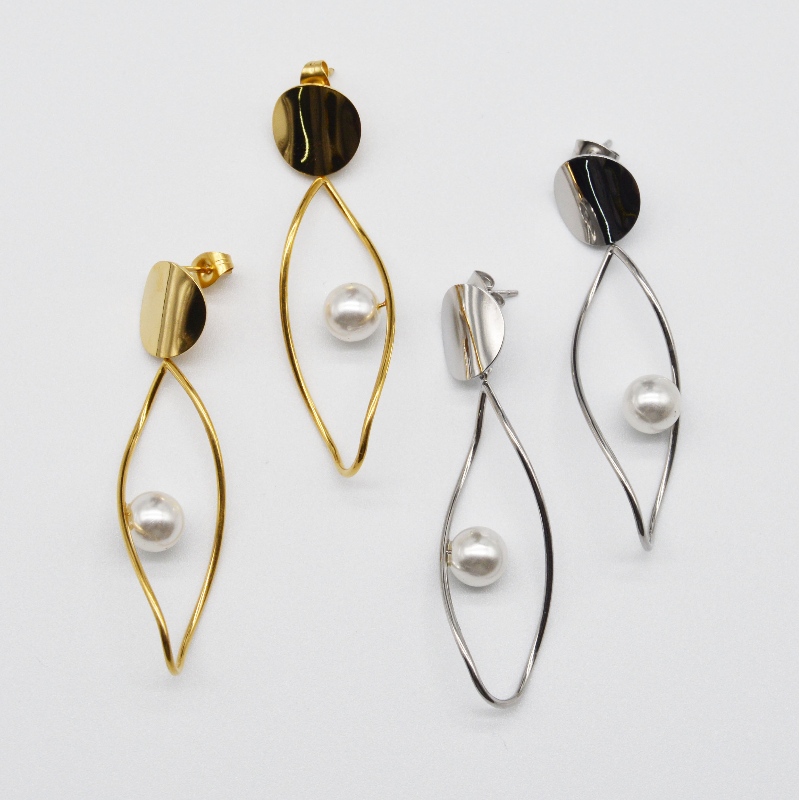 الفولاذ المقاوم للصدأ والمجوهرات