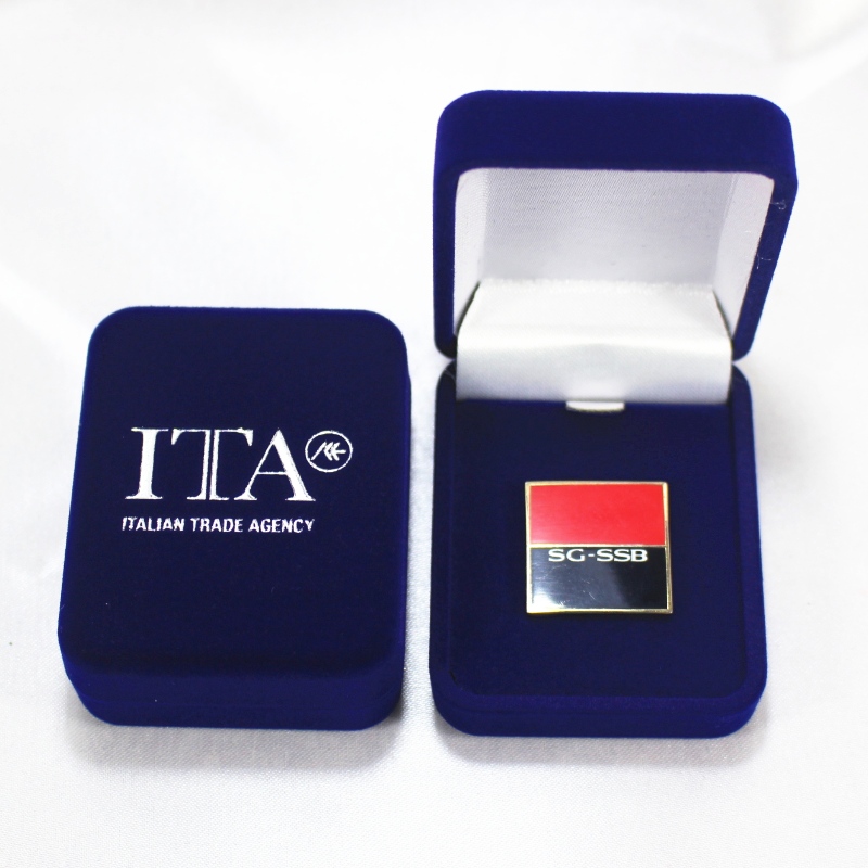 البند F-10 التعميم المخملية شارة أو عملة القضية ، ممالأشعة تحت الحمراء الأشعة تحت الحمراء اللون