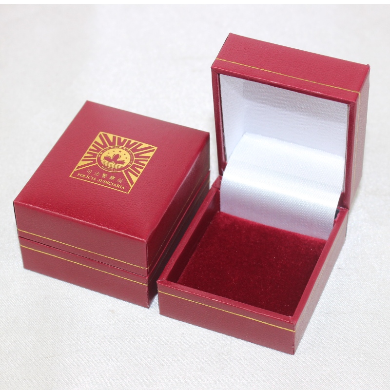 البند V-07S مربع من البلاستيك جلدي مربع ورقة لقطر 25-30 مم عملة ، شارة ، خاتم الخ. مم. 46 * 53 * 32 ، أوزان حوالي 35 جرام