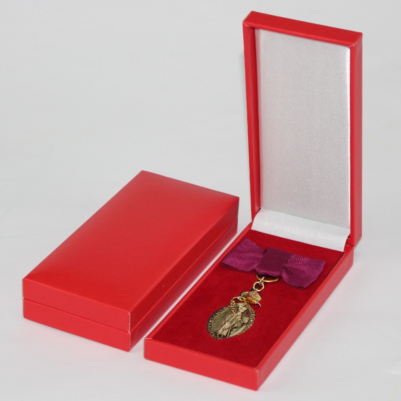 البند V-10L صندوق ورق جلدي مستطيل لميدالية وشارة 50 * 120 مم ، إلخ. 69 * 148 * 30 ، أوزان حوالي 98 جرام