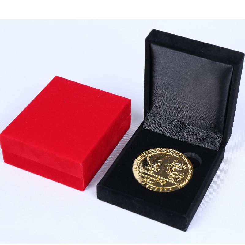 البند V-17 مربع ورق جلدي مربع لعملة 45 * 53 مم ، شارة ، أزرار أكمام ، مشبك محفظة إلخ. مم. 68 * 80 * 30 ، أوزان حوالي 62 جرام