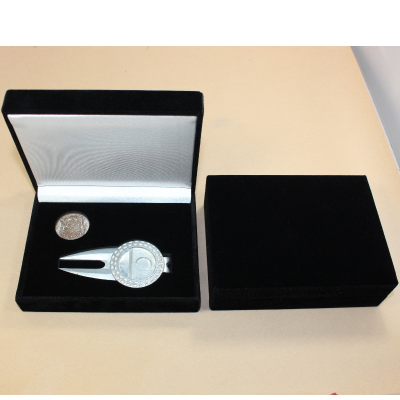 البند الخامس 18 القطع النقدية المزدوجة أو 60-x100 ملليمتر ميدالية وشارة الخ120.x90 40 والوزن 135g