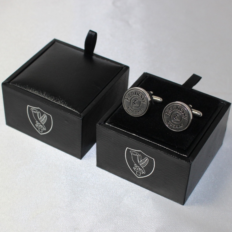 البند V-20S مربع بو الجلود مربع لأزرار الأكمام ، وما إلى ذلك مم. 65 * 65 * 38 ، أوزان حوالي 62 جرام