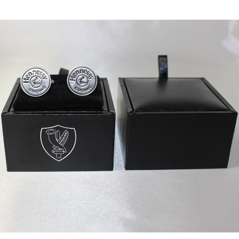 البند V-20S مربع بو الجلود مربع لأزرار الأكمام ، وما إلى ذلك مم. 65 * 65 * 38 ، أوزان حوالي 62 جرام