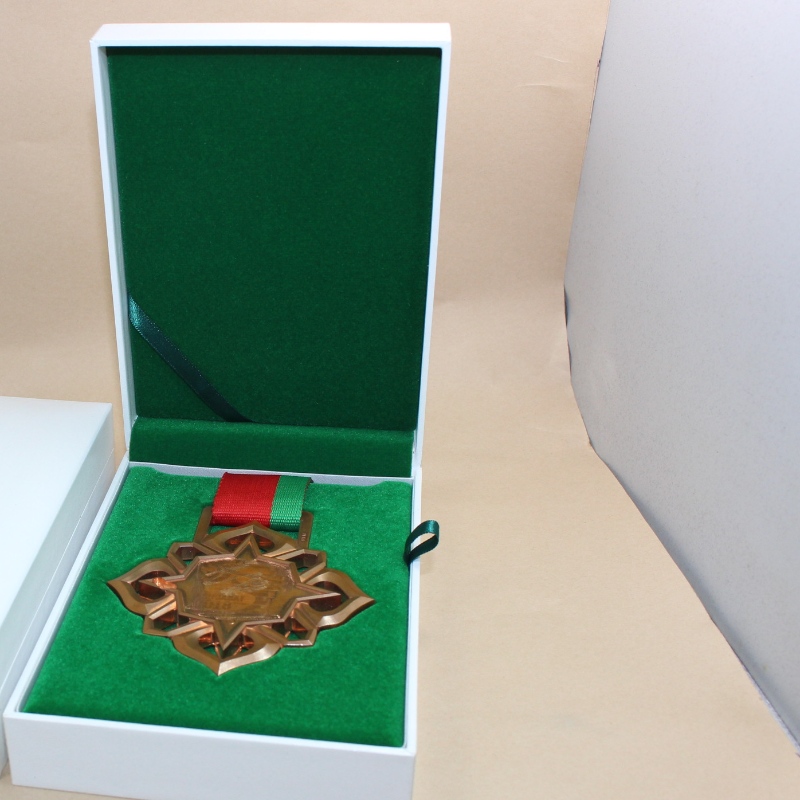 المشروع v-15l مستطيلة من مادة البولي يوريثين والجلود حالة مناسبة ل 90-120mm الميداليات ، عملات معدنية ، وشارات الخ110-157 الأشعة تحت الحمرا...