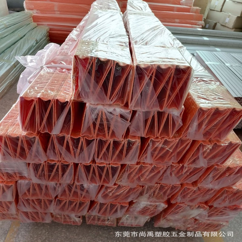 البثق الملامح البلاستيكية لقناة بلاستيكية مخصصة للتغليف الصلب