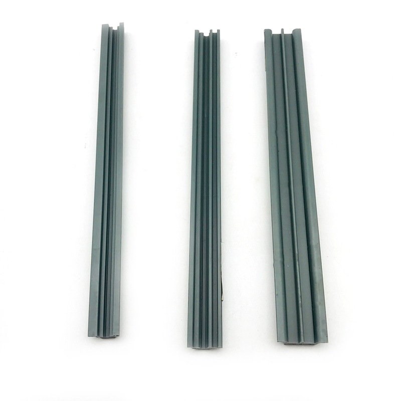 شريط من البلاستيك لعرض الباب