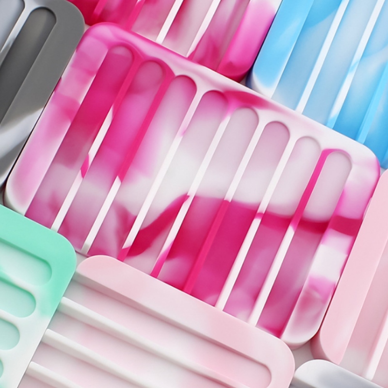 رف صابون مربع متعدد الألوان بالتنقيط