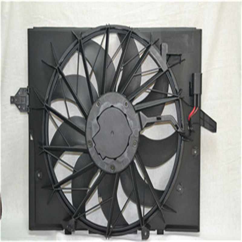 مروحة المبرد لسيارات BMW E60 OEM # 17427543282