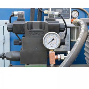 آلة صنع خيوط اللولب المتري شبه المنحرفة HB-30rebar