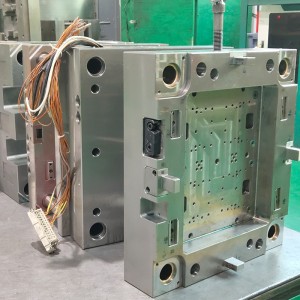 الأبحاث المتعلقة ب البلاستيك حقن صب الصناعية