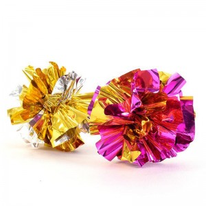 القط القصدير الكرة