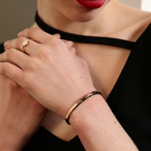 الفولاذ المقاوم للصدأ فتح حروف سوار