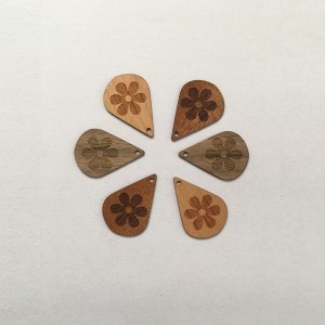 بطاقة خشبية على شكل خاص