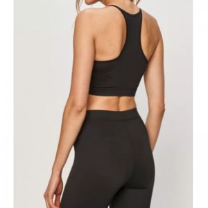 بدلة رياضية تناسب ضيق