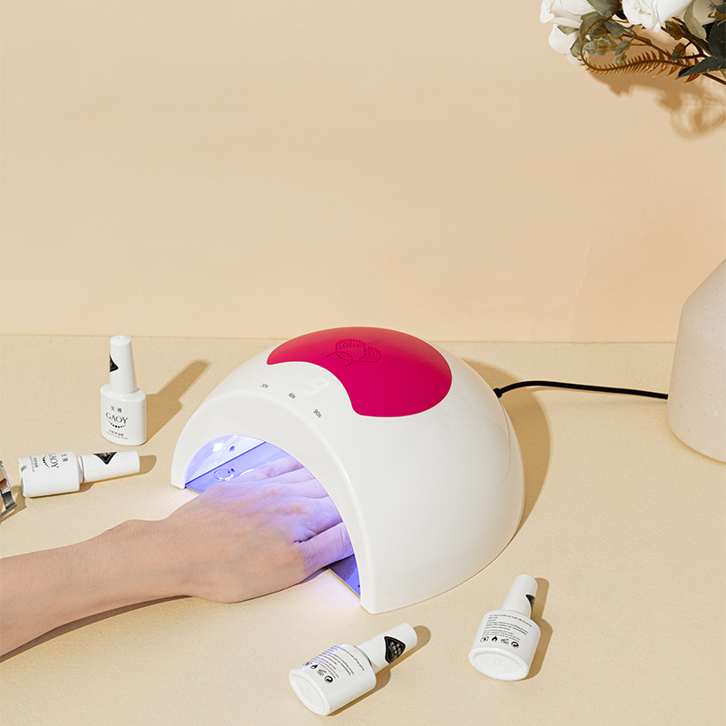 دليلك إلى Poly Gel Nails