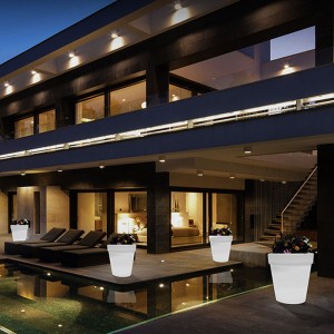 مصابيح وعاء زهرة صغيرة من البلاستيك في الهواء الطلق (16 وضعًا قابلاً للذات ، IP68 مقاوم للماء) عنصر التحكم عن بعد في الهواء الطلق مصبا...