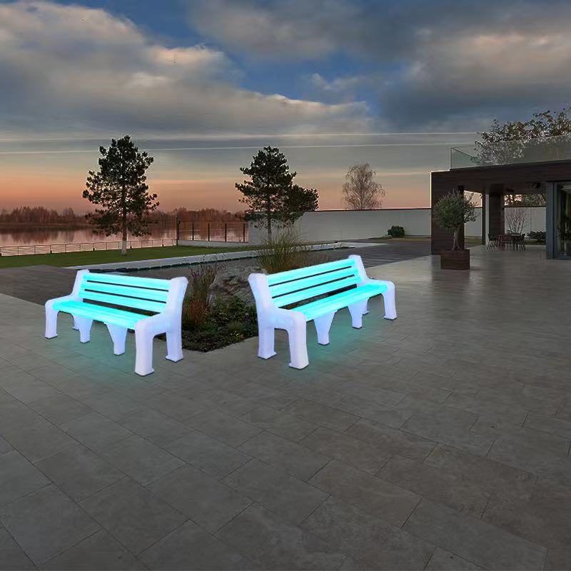 مقاعد حديقة متوهجة LED لـ Outside ، يمكن أن تتحمل مقعد حديقة بلاستيكي تديرها PE Plastic Batch أو Conservatory أو Patio أو Marn أو Garden 600 كجم