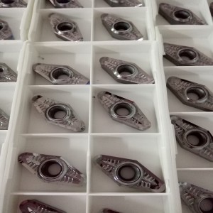 عجلات سيارة VCGT220530 مخصصة