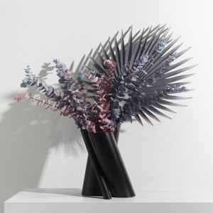 إناء أسود مائل