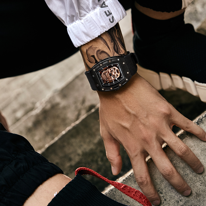 أصدر McKinsey تقريراً: في السنوات الخمس المقبلة ، ستنمو صناعة المجوهرات الراقية والصناعة الفاخرة بسرعة!