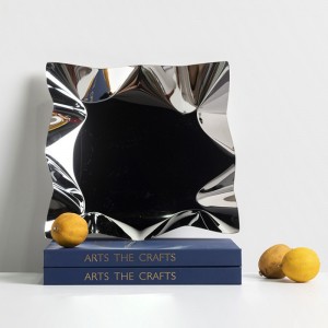 علبة مربع الفضة