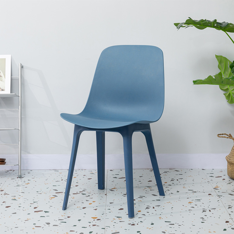 مصنع بالجملة كرسي بلاستيكي حديث ملون بدون سلاح مسند خلفي ثابت في الهواء الطلق كرسي بلاستيك صالة بسيطة