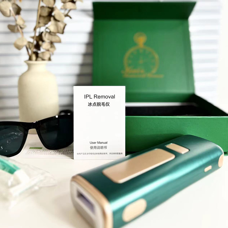 يرفض أن تكون فتاة كيوي ومحاولة أن تكون فتاة بيض