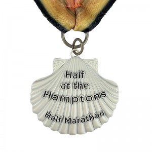 الميداليات المعدنية للمدارس المنقوش بالميدالية المعدنية للميداليات