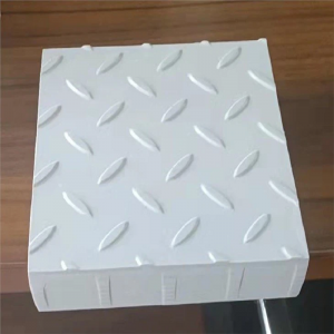 LACKNATERS LAWNGERS LAWNGERS LAWNGERS مع أنماط مع وجود أنماط من الألياف الزجاجية FRP/GRP مع الأنماط