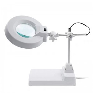 مكتب عدسة مكبرة