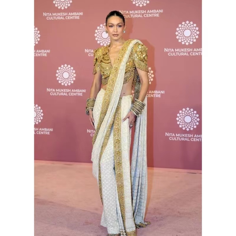 تأثير المشاهير/landscape نمط/elegance&الثقافة التقليدية/2024-25 خريف الشتاء/street photography/liu ting